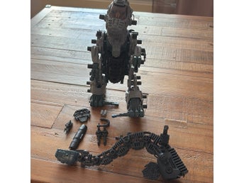 Zoids figur - Mekanisk dinosaurie läs text