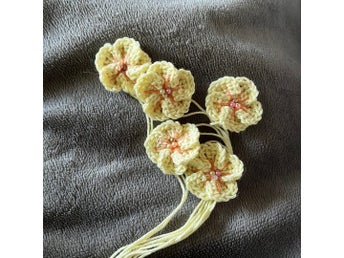 5 st ljusgula blommor