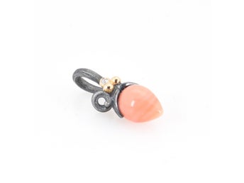 OLE LYNGGAARD Lotus sprout rosa korall + diamant + 18K 750 guld + silver 925