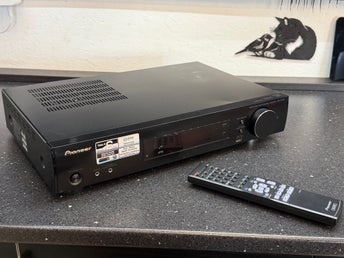 Pioneer VSX-S500 5.1 Slim AV-Receiver – HDMI, Nätverk, DLNA – inkl. original fjärrkontroll