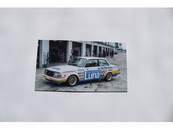 Magnet runt 5 X 9 cm Volvo 240 Grupp A Luna
