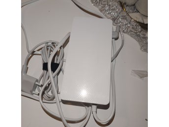 140W/20.0V AC/DC Adapter A14020_BPNW