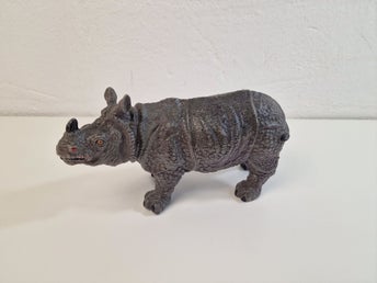 Leksaksfigur noshörning