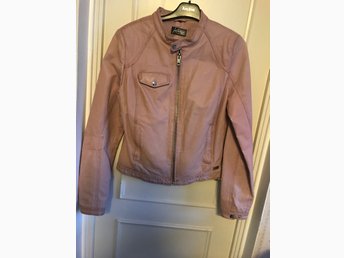 Jofama skinnjacka rosa st 42 (396669759) ᐈ Köp på Tradera Jofama skinnjacka rosa st 42 (396669759) ᐈ Köp på Tradera