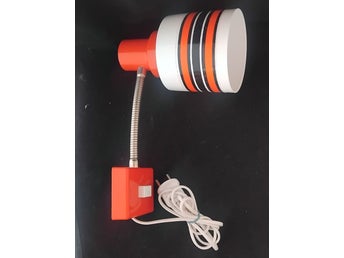 Retro vägglampa orange med flexarm