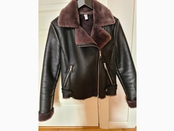 Fodrad skinnjackabikerjacka (393062350) ᐈ Köp på Tradera Fodrad skinnjackabikerjacka (393062350) ᐈ Köp på Tradera