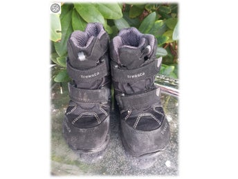Treksta svarta Gore-tex vinterkängor s 25 im 15,5 Fint skick