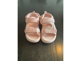 Rosa sandaler från H&M