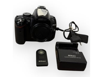 Nikon D5000 Digitalkamera Svart Med Batteri Laddare Fjärrkontroll DSLR Kamera