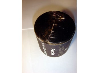 3 st MINI PUCKAR INPLASTADE I FABRIKSPLAST HELT NYA
