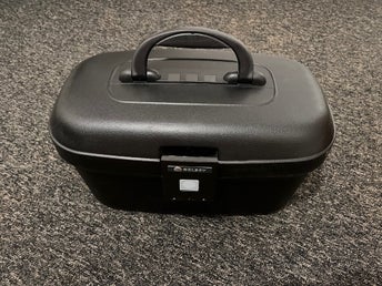 Vintage Delsey Beauty Box – Svart Hardcase med kodlås