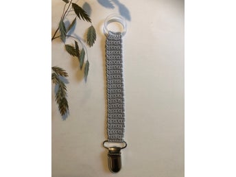 Napphållare nappband napp virkad baby barn grå