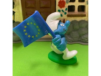Mkt ovanlig Smurf som patriot med EU-flagga..lågt utrop…