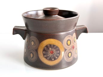 DENBY, GRYTA MED LOCK