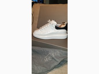 Alexander mcqueen oversized sole 42 (403420543) ᐈ Köp på Köp Skor från Alexander McQueen för Man Online | FASHIOLA.se