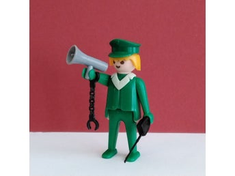 Vintage Playmobil, poliskonstapel med tillbehör (3155x/3401/3488)