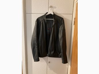 Moltan skinnjacka strl. L i bikermodell (420376245) ᐈ Köp Moltan skinnjacka strl. L i bikermodell (420376245) ᐈ Köp