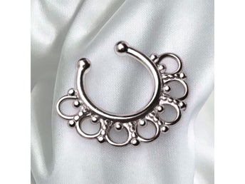 Fake septum ring – Filigree design – Silverfärgad – Ny