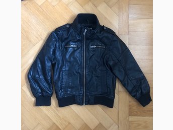 Skinnjacka stl. 116 KappAhl (399830206) ᐈ Köp på Tradera Skinnjacka stl. 116 KappAhl (399830206) ᐈ Köp på Tradera