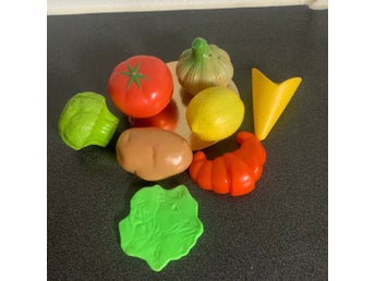 Leksaksmat i plast, 8 delar
