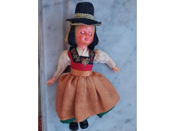 Docka Folkdräkt från Tyrolen Blund-ögon Längd 16 cm