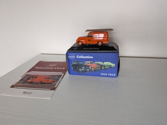 Volvo P210 TELE modellbil med broschyr