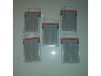 5 stycken kopplingsdäck (breadboards) för elektronikprojekt