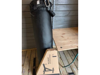 Sandsäck från Decathlon med väggfäste