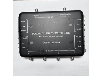 Polarity Multi-Switchers, modell SAM-04. All ports power passing.