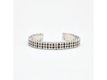 Pavéfattad öppen armring med diamant (2.17 ct) i 14K guld, 5.6 cm, 25.8 g