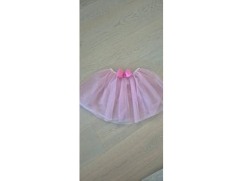 H&M rosa kjol, storlek 104/128