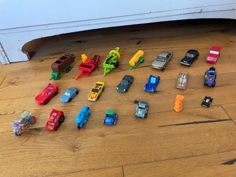 Blandade leksaks bilar och fordon, Scooby Doo, Volvo, Blixten McQueen