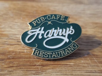 Pins I Metall Harrys bar och kök