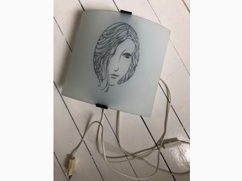 Vägglampa face ansikte kvinna siluett frostat glas 70 80 tal lampa Vägglampa face ansikte kvinna siluett frostat glas 70 80 tal lampa