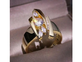 Ny ring i 18K Guld plätering Hög kvalitet Cubic Zirkon stenar ring str. 20mm