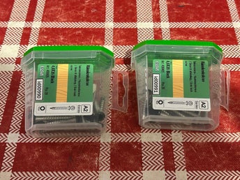 Rännkrokskruv (id00990-91) Essve 4,8x35mm svart 2x20st A2 RF EAN 7317761877172