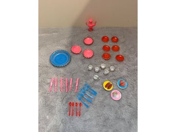 Servisdelar till Barbie, Sindy eller liknande dockor retro 60-tal