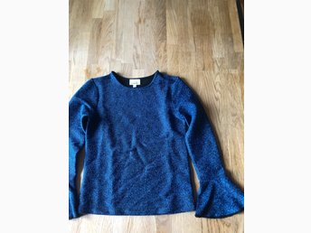 Lång tröja stl 134140 (349993179) ᐈ Köp på Tradera Lång tröja stl 134140 (349993179) ᐈ Köp på Tradera