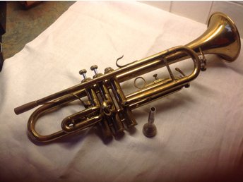 TRUMPET med tillhörande VÄSKA TRUMPET med tillhörande VÄSKA