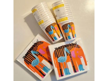 Marimekko Karkulaiset, Servetter och Pappmuggar med elefant och pelikan