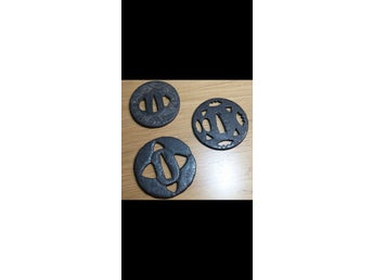 3 fina Tsuba i järn, Antika. Bra skick