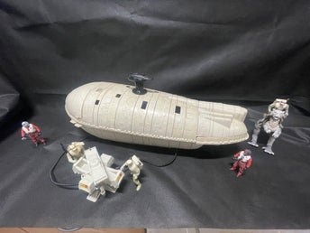 Star Wars vintage och nyare leksaks samling- Transportfartyg, figurer och tillbe