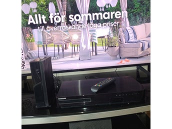 Blu-ray spelare med sorund och trådlöst överföring till bakhögtalarna