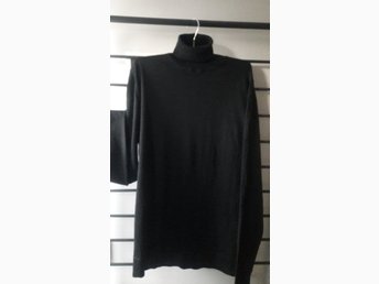 Filippa K svart polo stl L Filippa K svart polo stl L