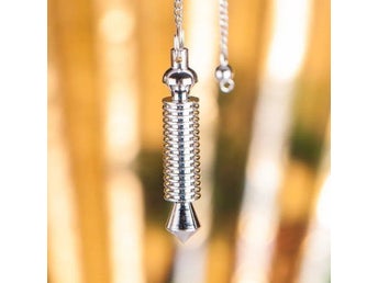 Pendel Isis av silverpläterad mässing, 53 mm