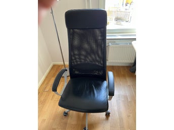 Kontorsstol med armstöd