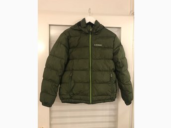 Everest vinterjacka i storlek 158 (393497839) ᐈ Köp på Tradera Everest vinterjacka i storlek 158 (393497839) ᐈ Köp på Tradera