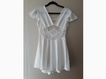 vit playsuit student