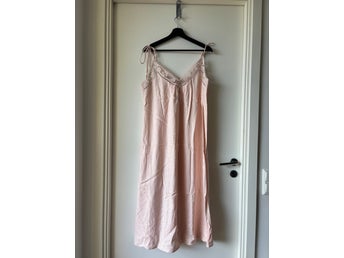 H&M rosa klänning, storlek M