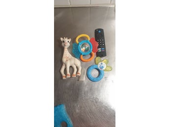 Sophie the Giraffe bitringar och skallra